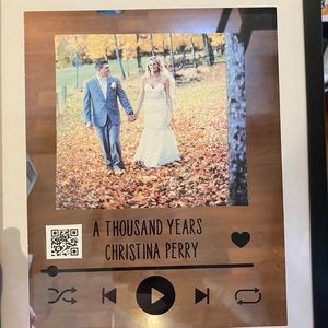 Personalized Song frames with working QR code